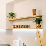 Terra Chic Retreat - 2br With Parking アパート