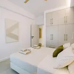 Terra Chic Retreat - 2br With Parking شقة *